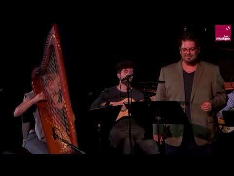 A room of mirrors : Damigella tutta bella / Mai non disciolgasi (I Gemelli)