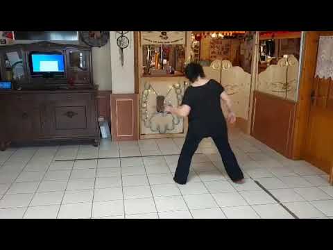 Around The Fire - Line Dance - Teach & Demo Deutsch