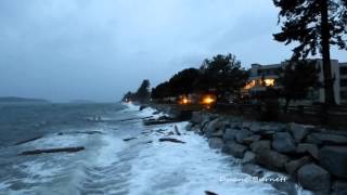 preview picture of video 'Wind Storm Sechelt Sunshine Coast BC Trail Bay 2014'