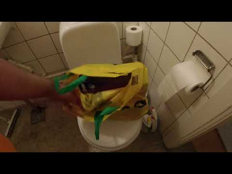 MongoTV_5046 - Del 1 - VASKER TØJ I BADEKAR - Forvask