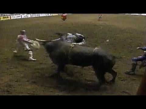 Wayde Joyal vs Moody Blues - 96 PBR San Antonio (85 pts)