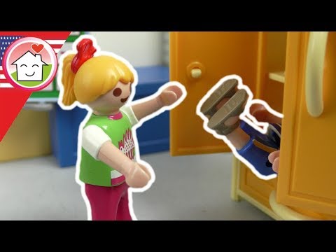 Playmobil english The New Kid in the Cabinet - The Hauser Family