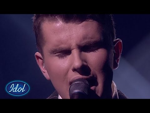 Dommerne roser Øystein etter alle kunstens regler - Knocking On Heavens Door | Idol Norge 2018