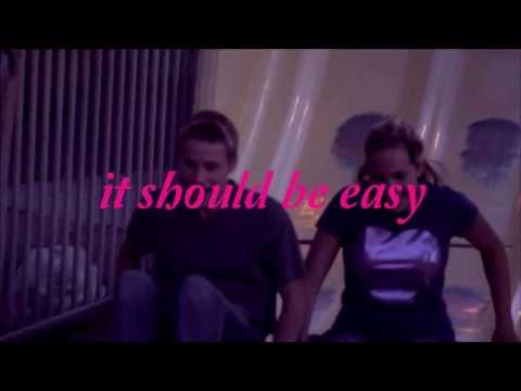 Britney Spears - It should be easy (Lyric Video)
