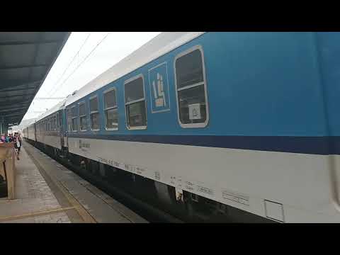 Příjezd rychlíku českých drah do Kolína na nádraží Lovosice