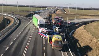 Wideo1: Kolizja trzech aut na obwodnicy Gostynia i Piask�w
