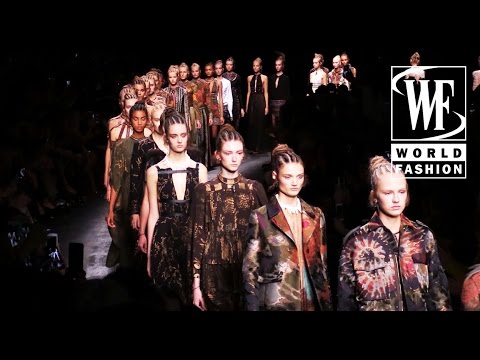 Valentino Spring-Summer 2016 Paris Fashion Week