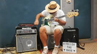 Video thumbnail for White Home Special Jazz Bass/Szörny/Hartke HA3500/HX112 by Bob on the Bass