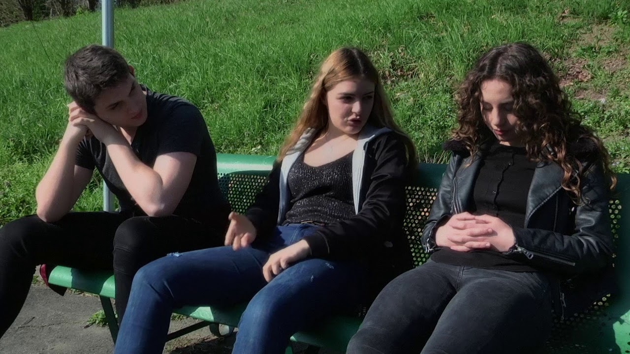 Miniature de la vidéo PREMIERES SOLITUDES - Extrait "Sur le banc" du film Premières solitudes