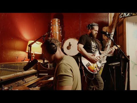 Matt Maeson - Cursive (feat. Manchester Orchestra) [Live From Big Trouble Studios]