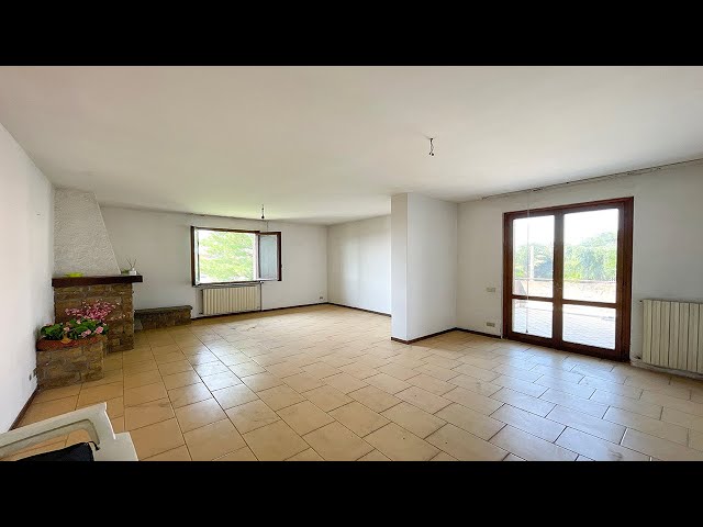 ATTICO DA RISTRUTTURARE CON TERRAZZO