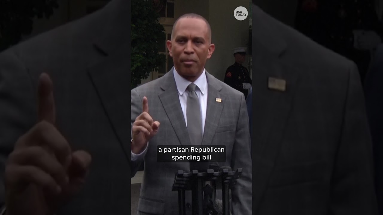 Trump and Democrats fail to reach deal ahead of shutdown deadline #Shorts