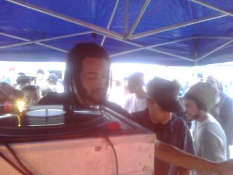 HINO DO 3 ESTRELAS MASSIVE!!! (JOHN WAYNE - CALL THE POLICE FOR ME)