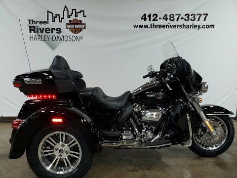 2022 Harley-Davidson® Tri Glide® Ultra Vivid Black