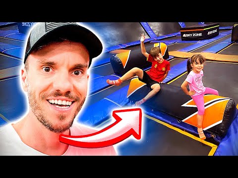 PARQUE DE CAMAS ELÁSTICAS SKY ZONE EM ORLANDO COM MARCOS E LAURA - Família Brancoala nos EUA