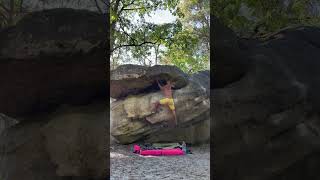 Video thumbnail of Le Surplomb à Coulisse, 6a. Fontainebleau