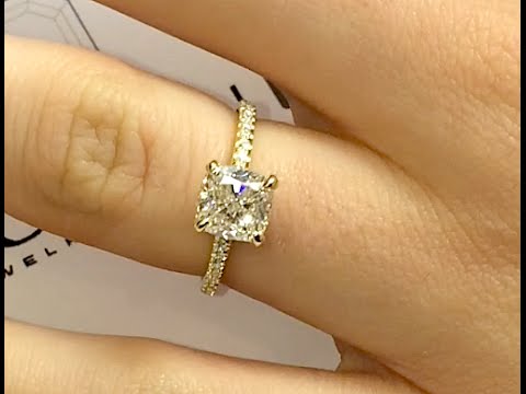 Cushion Cut Diamond Engagement Ring in Yellow Gold