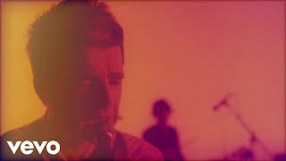 Noel Gallagher&#39;s High Flying Birds - In The Heat Of The Moment (Official Video)