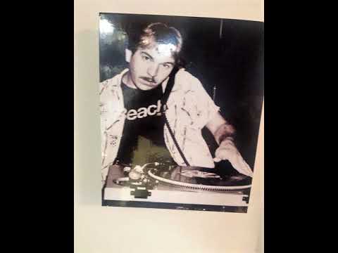 DJ Jim Burgess  12 West New York   20 08 1977