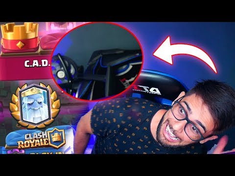 UM FANTASMA ME DERRUBOU NA CADEIRA NO DESAFIO DO CLASH ROYALE