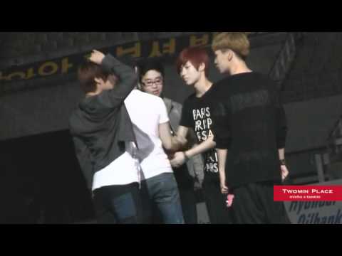110527 Minho lifting Taemin ver 2 fancam @ DC rehearsal