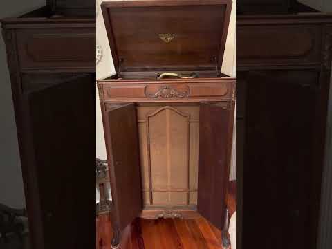 Am I Wasting my Time On You? By Manhattan Dance Makers, 1926 on the 1928 Victor VE 8-12 Victrola