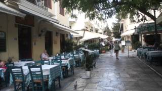 preview picture of video 'Athens walk   2nd route 1st Deviation   Kidathinaion street   Plaka square   www.athenswalk.net'