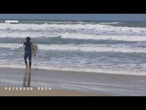 SURF REPÓRTER - Flagrou o surfista Peterson Rosa treinando no leste da ilha.