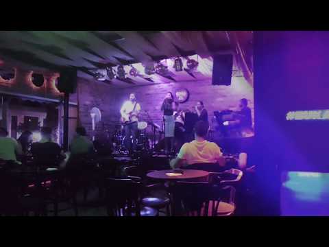 Yan benimle - Arzu Akdaş