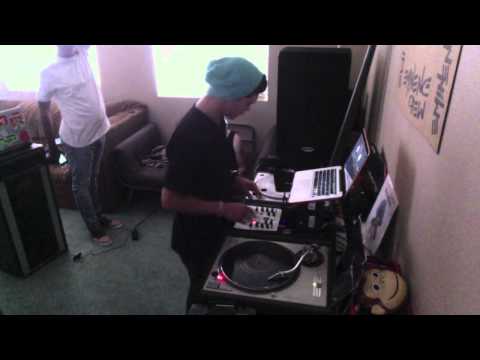 March Mix! (2011) - Dj ARA (tracklist in description)