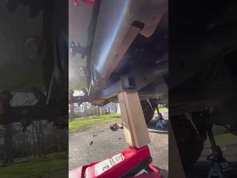 Part 1: Add-a-leaf/lift kit without removing leaf springs #diy #mechanic #ford #trucks #shorts