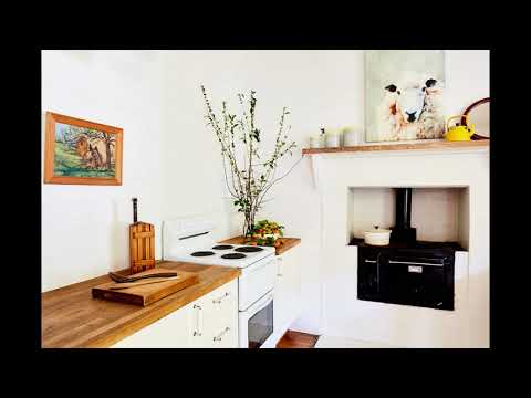 The Farmers Cottage at Tarndie video