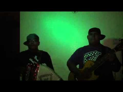 Famous One.s - Golpes En El Corazon (Acoustic)
