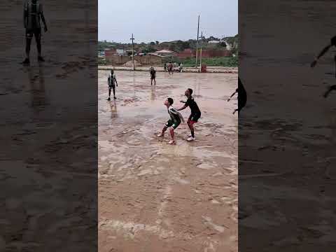 Futebol na lama em Angico de Mairi Bahia