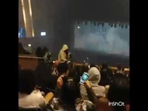 170319 THE WINGS TOUR BRAZIL - FIRE (Before the show)