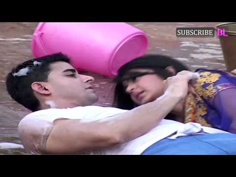download lagu mp3 mp4 Tv Bollywoodlife, download lagu Tv Bollywoodlife gratis, unduh video klip Tv Bollywoodlife