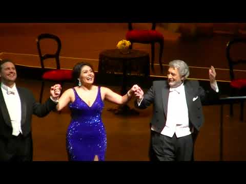 Plácido Domingo performing "Bésame Mucho", Chicago, Thursday March 9 2017