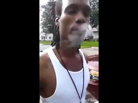How to smoking a joint in the street