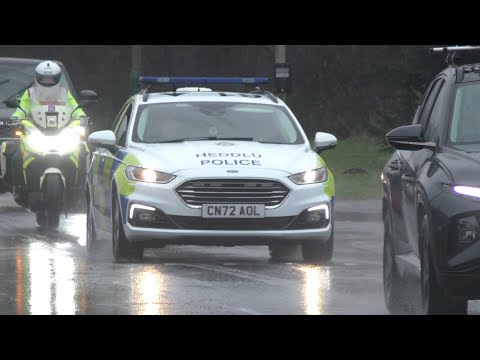 **police dogs🐕🐶** gwent polices marked DSU ford mondeo driving past in marsycwmmer