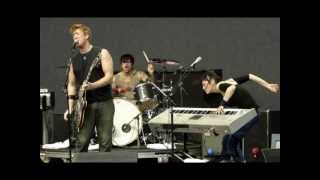 Queens of the Stone Age - Skin on Skin (live version)