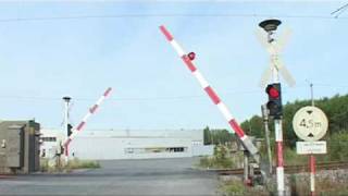 preview picture of video 'Solsletta planovergang i Askim Østfold 1 / Solsletta railroad crossing in Askim, Østfold, Norway 1'
