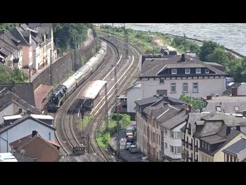 Rheingold (BR18 201) trifft Goethe im Rheintal;auch zu sehen V200+V100