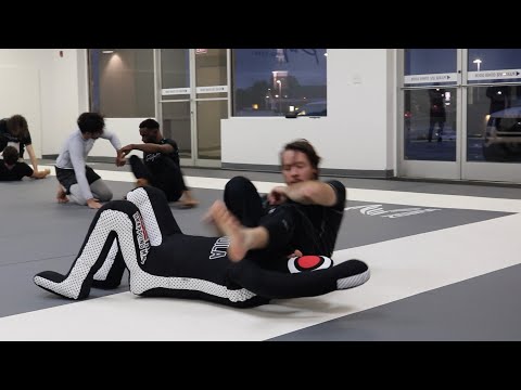 Jendila Grappling Dummy MMA Jiu-Jitsu (REVIEW + ASSEMBLY)