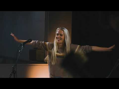 "YOU REMAIN" + Spontaneous - Meredith Mauldin & UPPERROOM featuring Elyssa Smith