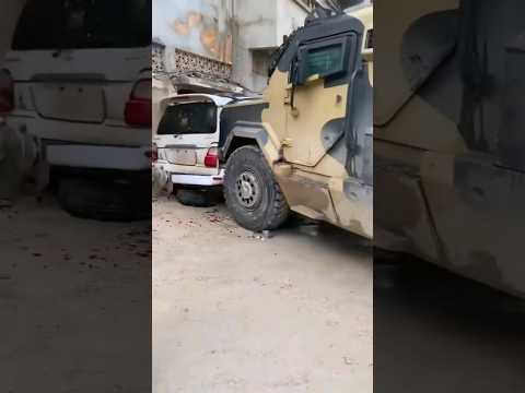 Toyota Land Cruiser series 100 was destroyed and crushed by a military armored vehicle in Libya