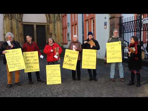 Priesterseminar in Trier : Missbrauchsopfer klagen die Kirche an.