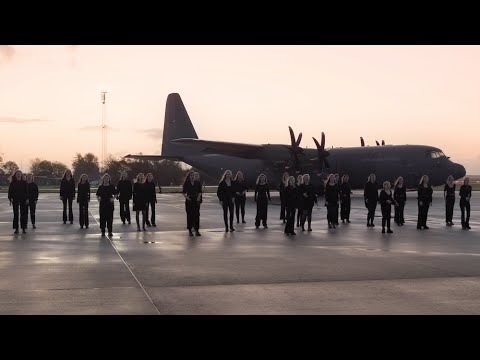 Flyvere i natten - Vodskov Pigekor / Vodskov Girl Choir - (Kim Larsen cover)