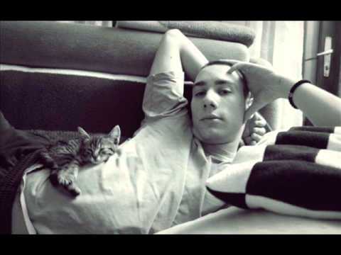 Jos i danas zamirise tresnja - Uros Jajic (demo za beoviziju)