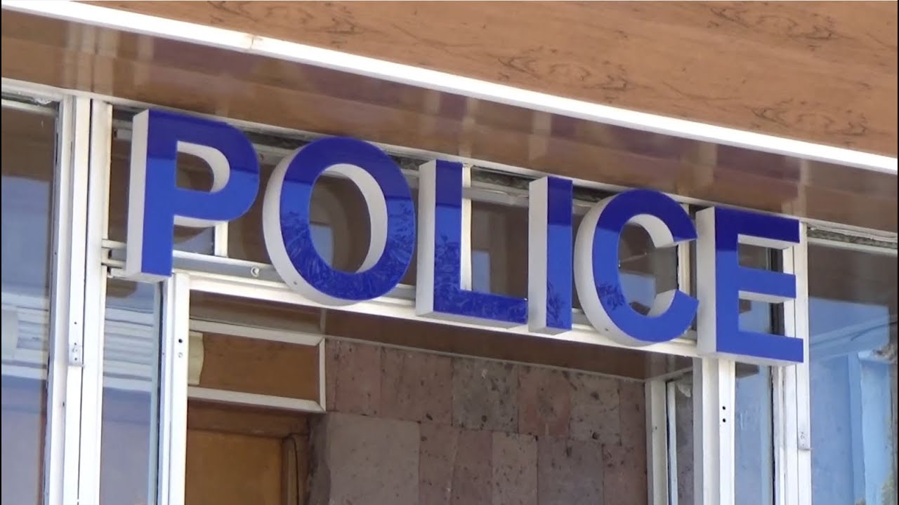 Արթիկի ոստիկանները հայտնաբերել են կանեփի սերմ ու թուփ, մահակ ու դանակ