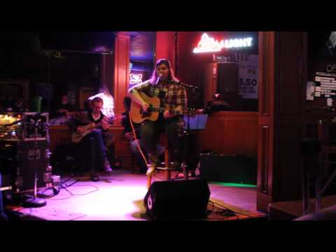 160131 Laura Johnson - Hugo - Not Even a Little Bit - Plums 2 9059